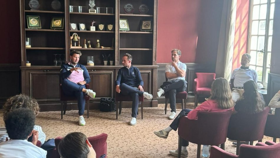 Rencontre entre l'enfant du club et nos jeunes